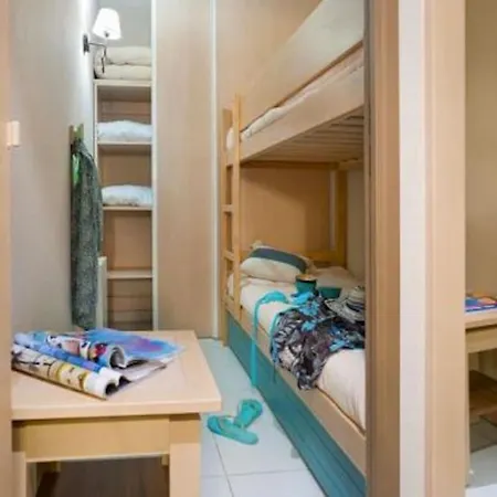 Cap Hermes Port Vue Et Port Pieds Dans L'eau Piscine Pkg Apartament Fréjus