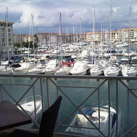 Cap Hermes Port Vue Et Port Pieds Dans L'eau Piscine Pkg * Fréjus