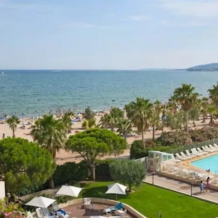 Port Cap Hermes Vue Et Port Pieds Dans L'eau Piscine Pkg Apartment