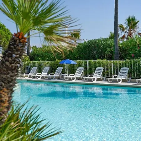 Cap Hermes Port Vue Et Port Pieds Dans L'eau Piscine Pkg