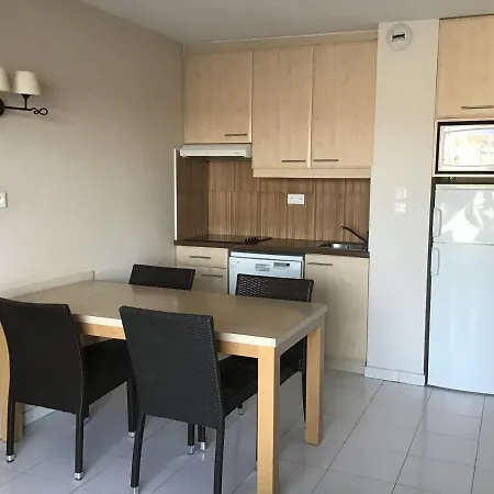 Appartement Port Cap Hermes Vue Et Port Pieds Dans L'eau Piscine Pkg